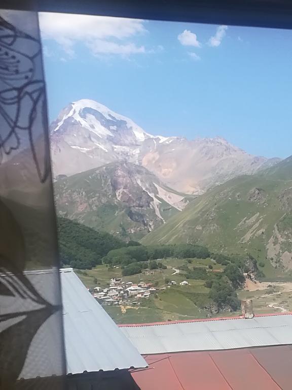 Nikoloz Guesthouse Kazbegi Dış mekan fotoğraf