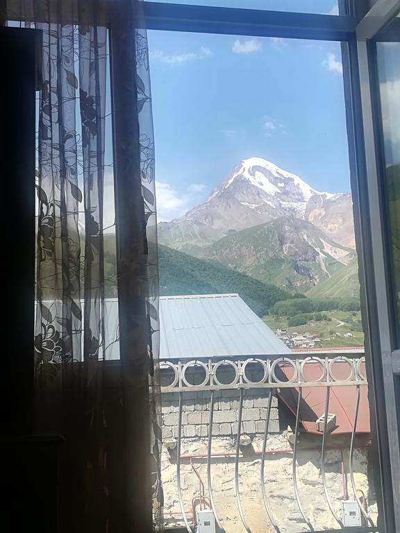 Nikoloz Guesthouse Kazbegi Dış mekan fotoğraf