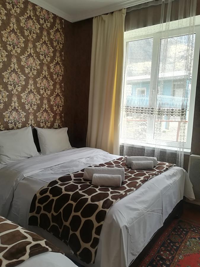 Nikoloz Guesthouse Kazbegi Dış mekan fotoğraf
