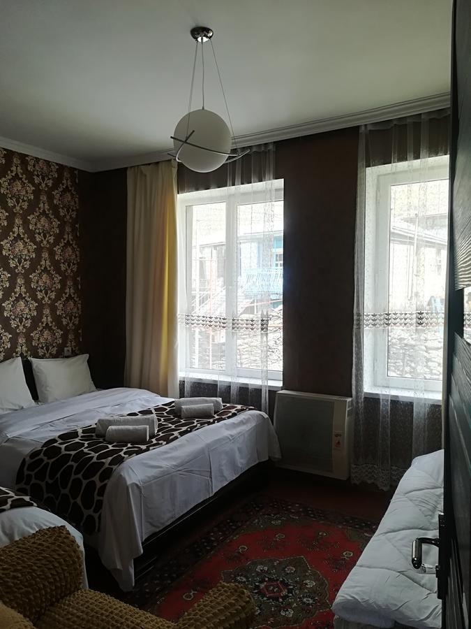 Nikoloz Guesthouse Kazbegi Dış mekan fotoğraf